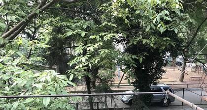 Isani Appartament is situated in Tbilisi City.