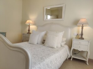 3 室のベッドルーム、アイロン / アイロン台、旅行用ベビーベッド、WiFi (無料)