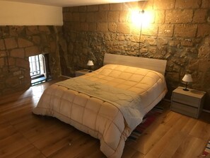 1 habitación, escritorio y insonorización