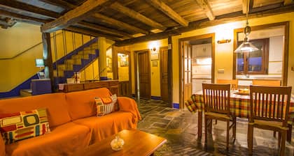 Casa Rural del Corral y Apartamentos for 4 people