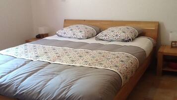 3 chambres, fer et planche Ă repasser, Wi-Fi gratuit, draps fournis