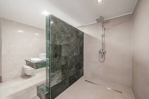 Combined shower/tub, hair dryer, bidet, towels - Private swimming pool, air conditioning, 6 bedrooms ideal for families (Binissalem)