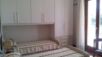 2 slaapkamers, een strijkplank/strijkijzer, wifi, beddengoed