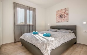 2 Schlafzimmer, Zimmersafe, kostenloses WLAN, Bettwäsche