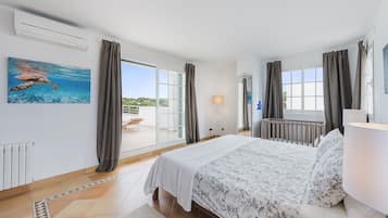 5 bedrooms, iron/ironing board, travel cot, free WiFi