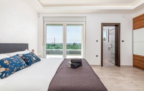 5 camere, culla da viaggio, Wi-Fi gratuito, lenzuola