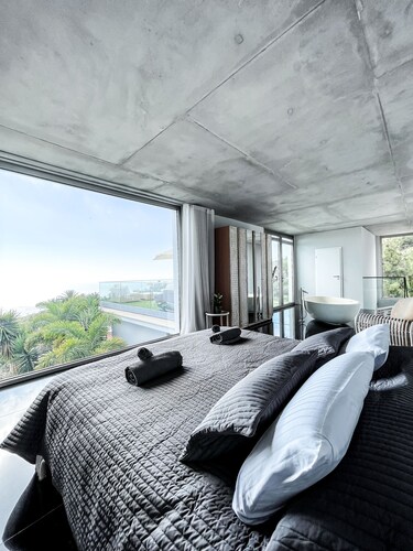 Eksklusiivinen huvila Casa el Goce merinäköalalla