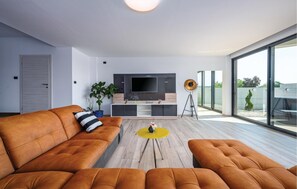 TV, foosball, table tennis - 5 bedroom gorgeous home in Zminj (Zminj)