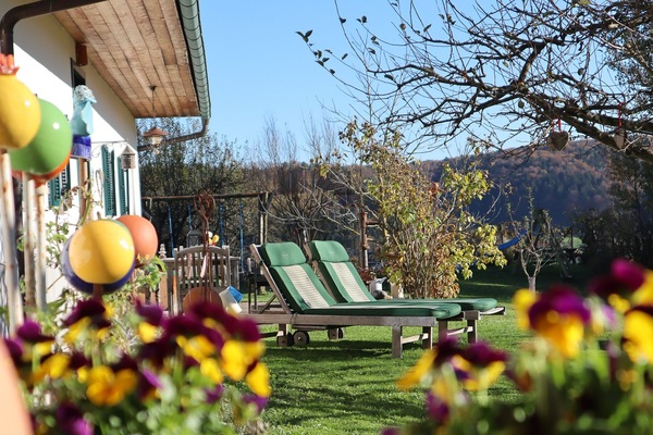 Herbst im Innenhof des Sonnenhaus Grandl