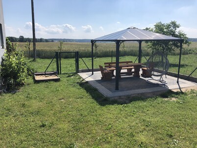 Pure NATURE, WiFi, 6 bicycles, garage, satellite TV, Internet incl. Extra costs!!!