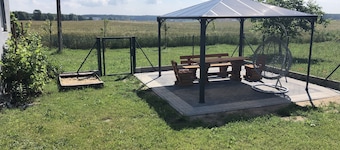 Pure NATURE, WiFi, 6 bicycles, garage, satellite TV, Internet incl. Extra costs!!!