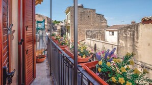 Property grounds - 2 bedroom lovely home in Ragusa RG (Ragusa RG)