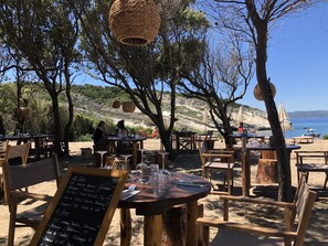 Outdoor dining - PANORAMIC VIEW over the Gulf of Saint-Florent with heated swimming pool (Saint-Florent)