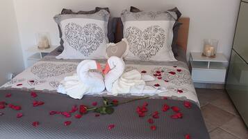 1 chambre, fer et planche à repasser, Wi-Fi gratuit, draps fournis