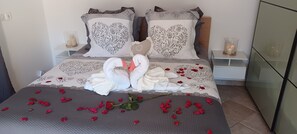 1 chambre, fer et planche Ă repasser, Wi-Fi gratuit, draps fournis