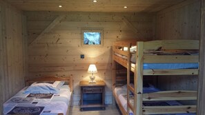 2 chambres, fer et planche à repasser, lit parapluie, Wi-Fi gratuit