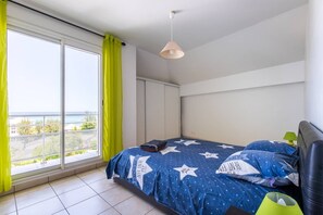 3 makuuhuonetta, silitysrauta/-lauta, Wi-Fi, vuodevaatteet