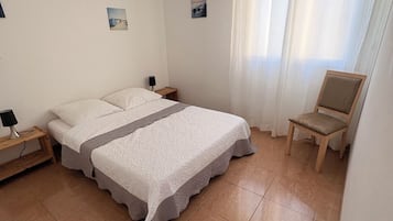 3 chambres, fer et planche à repasser, Wi-Fi