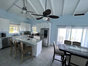 雪櫃、微波爐、焗爐、爐具