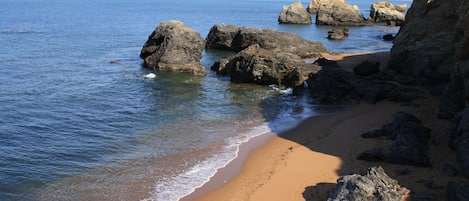 Plage à proximité, chaises longues