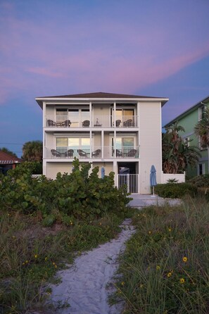Exterior - Beachfront Condo With Panoramic Views of the Gulf Plus Beach Gear, Grill & Wifi (Indian Rocks Beach)
