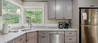 Dog-friendly home w/ fireplace & furnished deck - near resort