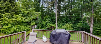 Dog-friendly home w/ fireplace & furnished deck - near resort