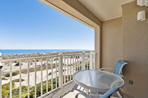Property grounds - 5032 Outrigger - Spacious Townhome Near The Ritz Carlton - Oceanfront (Fernandina Beach)
