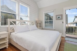 4 bedrooms, iron/ironing board, travel crib, WiFi (free)