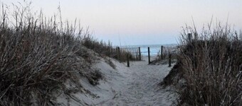 This is it! Spacious Luxury 8 Bedroom Villa, Pool, Hs Internet