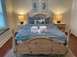 3 bedrooms, iron/ironing board, WiFi, bed sheets