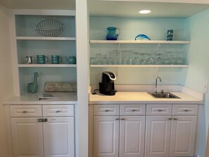 Interior - Hilton Head Paradise: 3BR/3BA, Close to Westin, Beach, Tennis & Golf (Hilton Head Island)