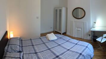 8 bedrooms, desk, iron/ironing board, WiFi