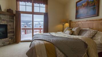 3 bedrooms, iron/ironing board, travel cot, free WiFi