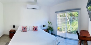 2 bedrooms, in-room safe, desk, iron/ironing board