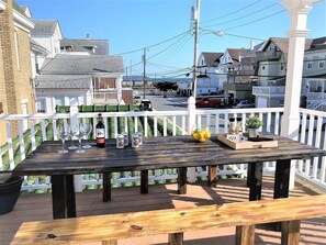 Outdoor dining - Beach-block and ocean views! (Atlantic City)