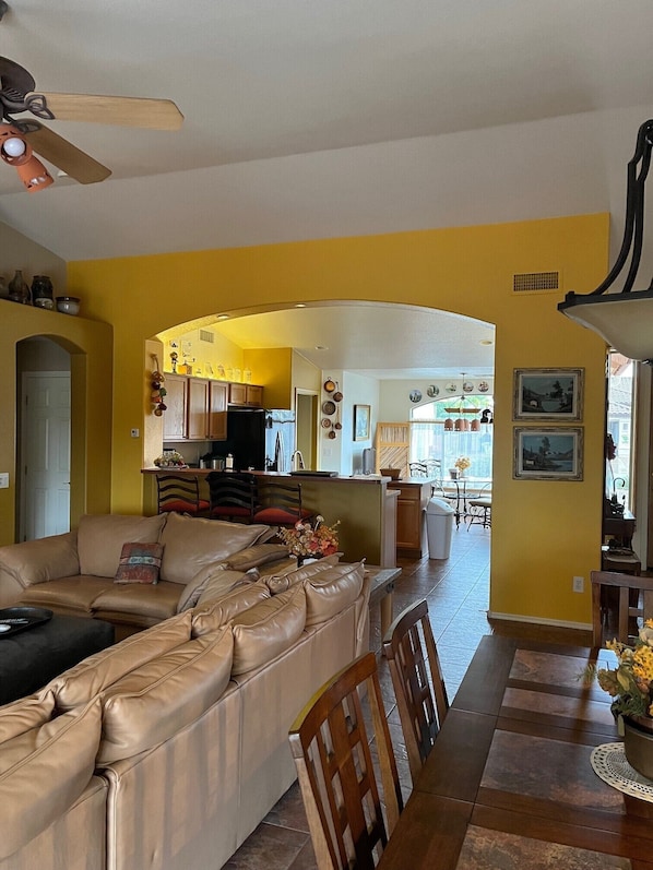 TV, fireplace, DVD player, stereo
