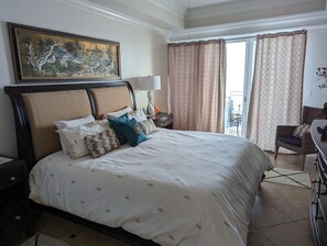 3 bedrooms, iron/ironing board, free WiFi, bed sheets - Top Floor Legacy Penthouse / Stunning Gulf Views / Walk to Beach, Pools & more! (Gulfport)