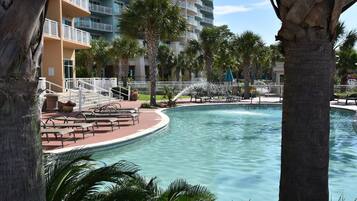 Piscine couverte, piscine extérieure