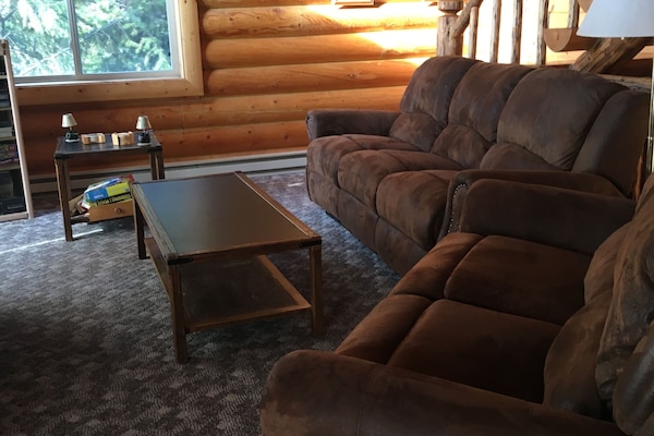 Smart TV, fireplace, video games, DVD player