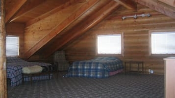 3 bedrooms, travel cot, free WiFi, bed sheets