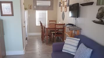 Smart TV, DVD player