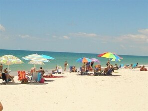 Beach nearby, sun loungers, beach towels