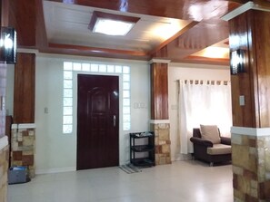 3 bedrooms, Internet