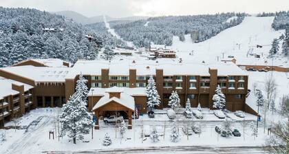 3 Bed/2 Bath will sleep 12!