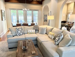 Smart TV, fireplace, DVD player, books