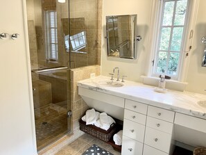 Combined shower/bathtub, hair dryer, towels, soap - Under The Rosemary Sun - Private Pool! (Rosemary Beach)