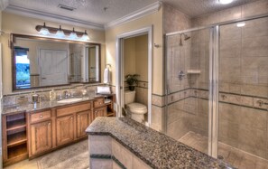 Combined shower/bathtub, hair dryer, towels, soap - Stay near golf fun and attraction parks at Reunion Resort (Kissimmee)