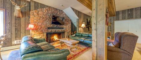 Fernseher, Kamin, DVD-Player, Tischfußball