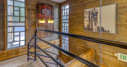 Spacious, historic lodge with game room, pool, & fireplace - close to Skibowl